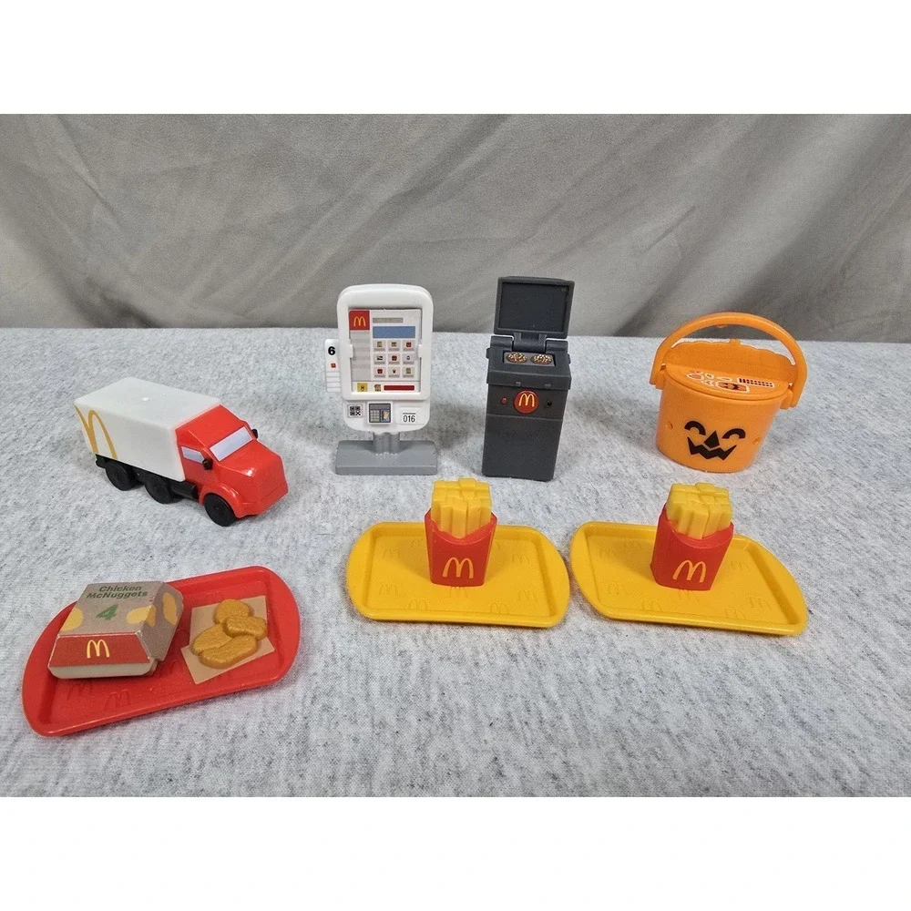 2025 Lil McDonald's Happy Meal Toys Set , Scary Bucket And 2026 Menu Screen